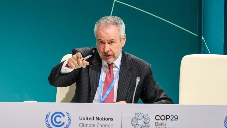 Global Briefing Carbonfit